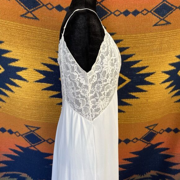 Vtg Vanity Fair White Nylon Full Slip/Dress Lingerie Lace top Lace Hem Sz 38 - Picture 3 of 16